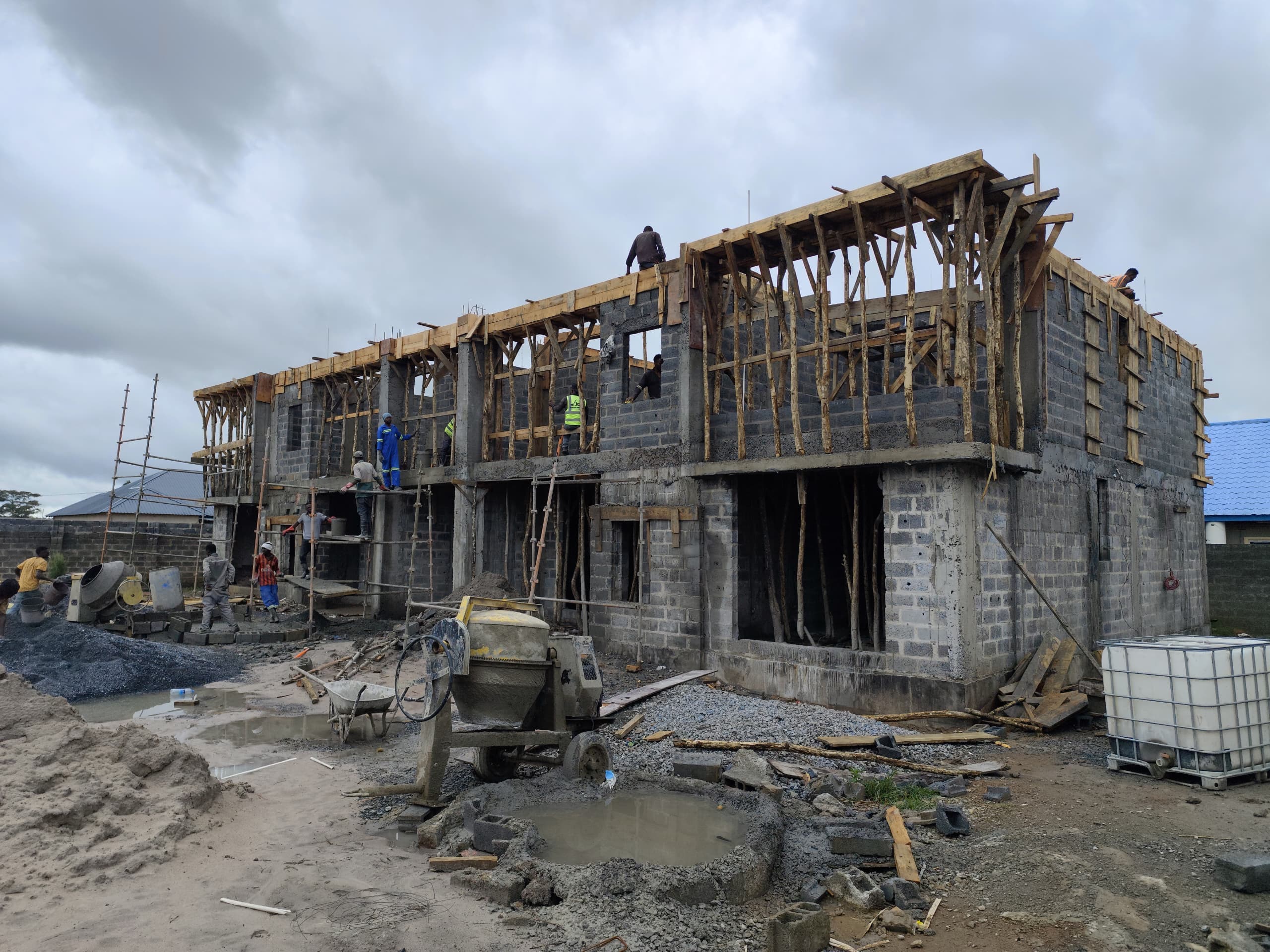 Multi-storey reinforced concrete frame under construction